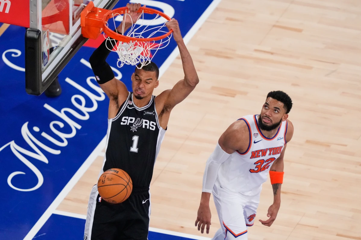 Wembanyama lleva a los Spurs a una victoria que reduce la ventaja de los Knicks en las Finales de la NBA a 2-1