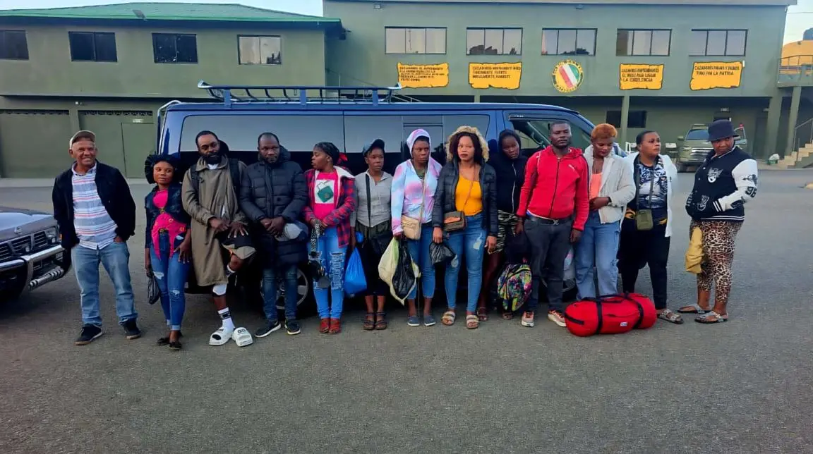 Interceptan en Constanza cuatro vehículos con 29 haitianos indocumentados