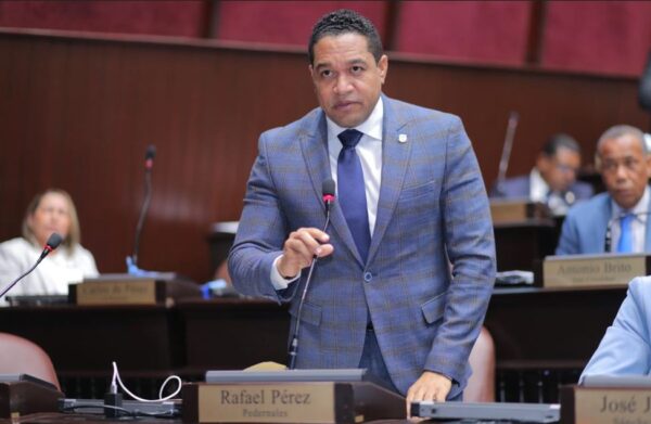 diputado Rafael Perez de la Fuerza del Pueblo