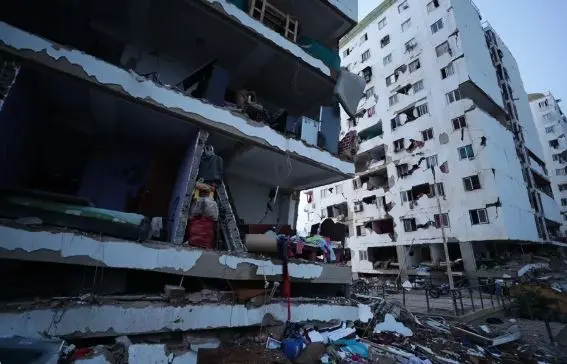 Caos y desolación en La Guaira, una ciudad destrozada por los derrumbes en Venezuela