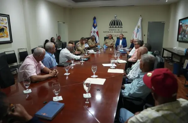 Gobierno y productores acuerdan mecanizar el campo para reducir la mano de obra extranjera