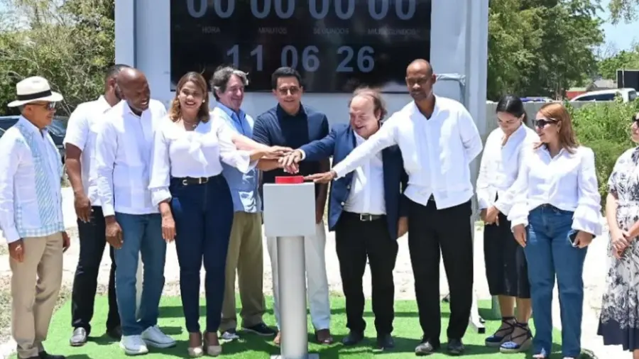 Ministerio de Turismo inicia trabajos de construcción de carretera.