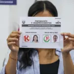 Comienza en Perú la votación de la segunda vuelta presidencial entre Fujimori y Sánchez