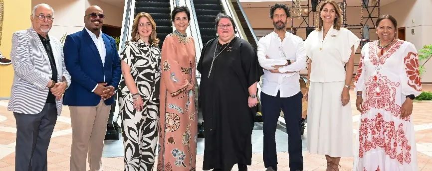 Directivos de la entidad presidieron la muestra.