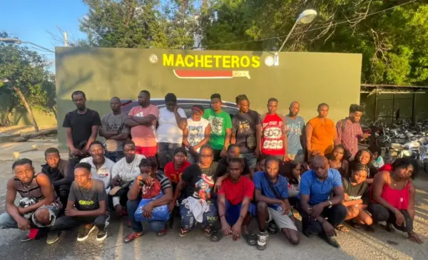 Ejército intercepta jeepeta con 17 haitianos indocumentados en Montecristi. Fuente externa.
