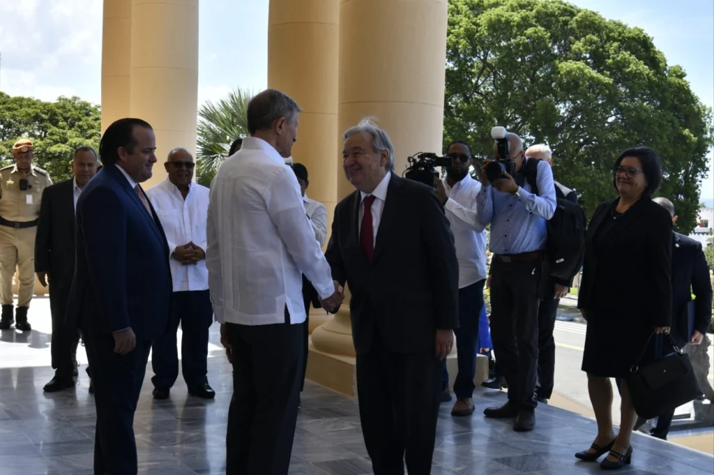 Abinader recibe a António Guterres en el Palacio Nacional en medio de preocupación por crisis en Haití
