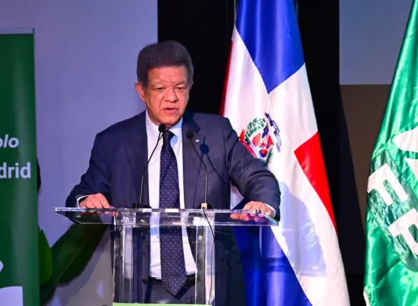 Leonel Fernandez rechaza medidas fiscales propuestas por el gobierno para mitigar crisis