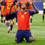 Lamine Yamal, un talismán que solo sonríe por su hermano- “Estoy enamorado de él” Óscar Maya Belchí