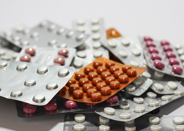 El peligro detrás de la caja: cómo impactan los medicamentos falsificados a la salud