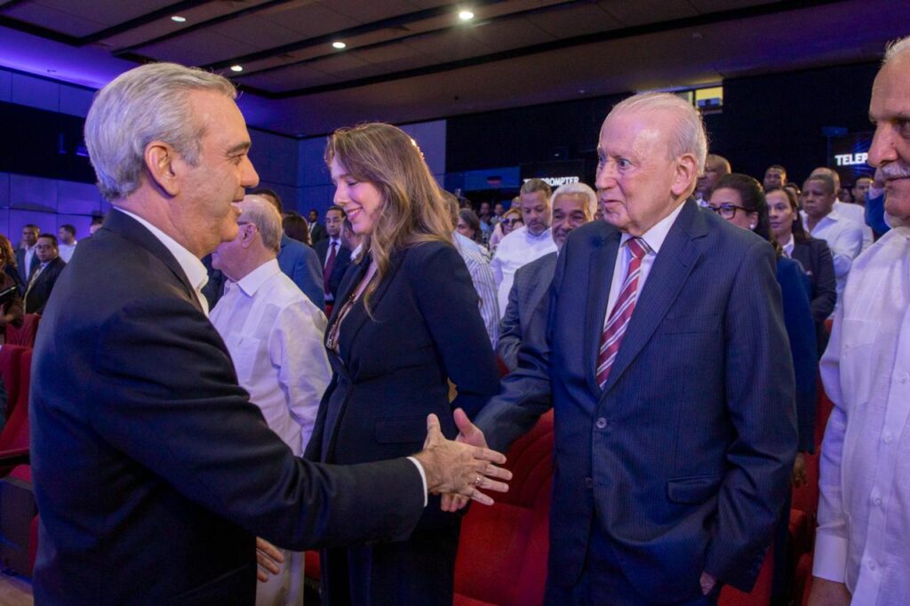 Abinader participa en homenaje por natalicio de Hatuey De Camps