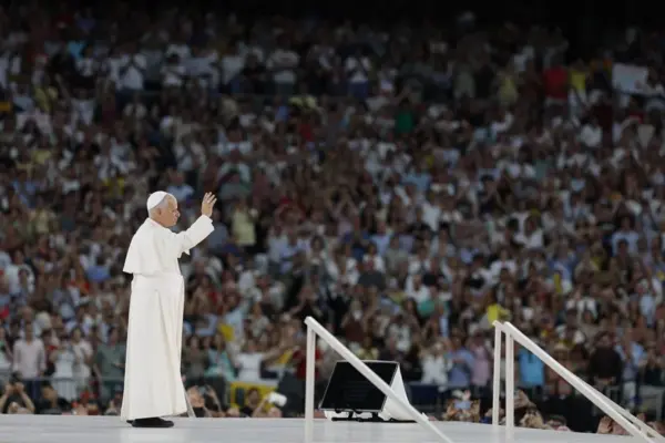 El papa León XIV en el estadio Santiago Bernabéu, en Madrid.