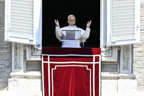 El papa León XIV, este domingo en el Vaticano. EFE
