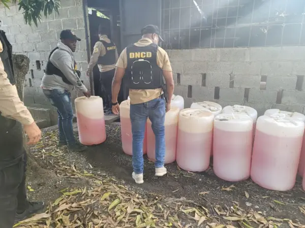 Desmantelan supuesta red criminal durante allanamiento en Baní