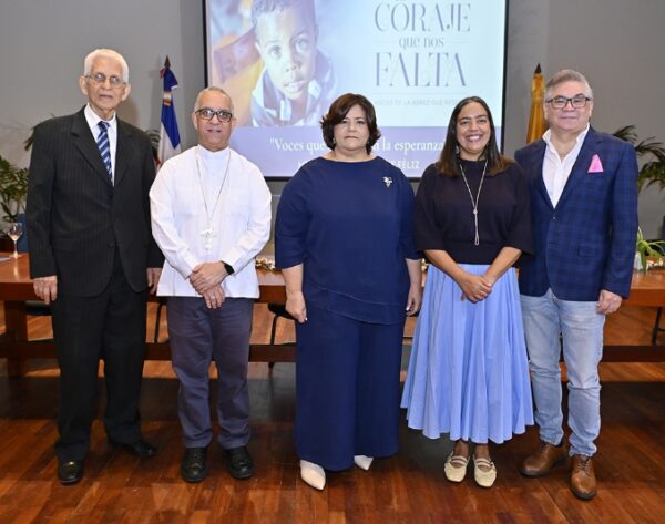 Bruno Rosario, Héctor Rodríguez, Milagros de Féliz, Ericarol Carlo y José Luis Taveras.