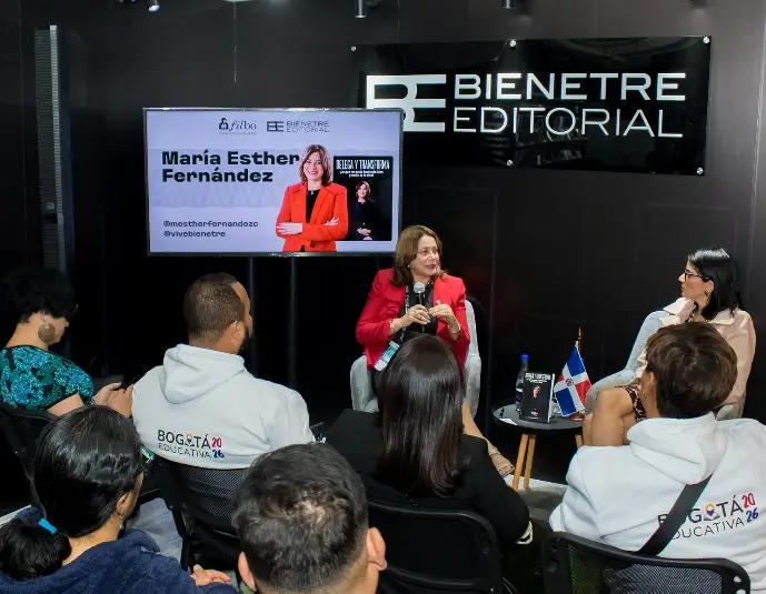María Esther Fernández, durante la presentación de la obra en  Bogotá.