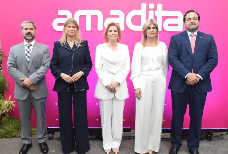 Giancarlo Sanguinetti, Pilar González Pittaluga, Patricia González Pittaluga, Jacqueline González Pittaluga y Alberto Bergés González.