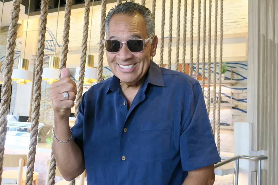 Tito Nieves prefiere la salsa de la calle, pero su lado romántico es el que «enamora»