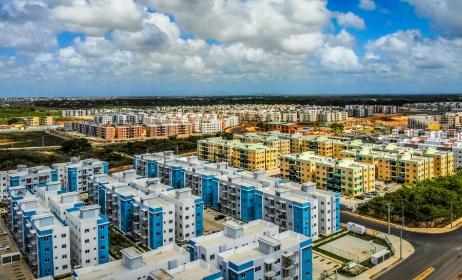 El sector registró más de 921 permisos aprobados,  incremento en la inversión tasada y la creación   de 130 mil empleos.