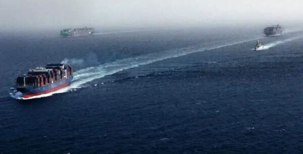 Un deposito flotante de Gas Natural Liquado,   propiedad de Estados Unidos, fue atacado en el puerto egipcio de Damieta.