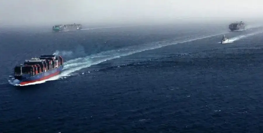 Un deposito flotante de Gas Natural Liquado,   propiedad de Estados Unidos, fue atacado en el puerto egipcio de Damieta.