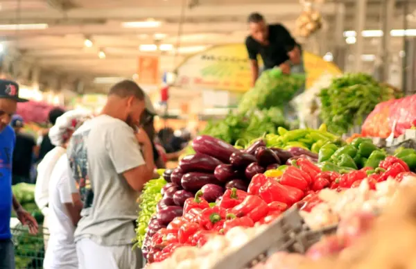 Los quintiles 4 y 5 presentaron variaciones de 0.43 % y 0.54 %, respectivamente.  Archivo.