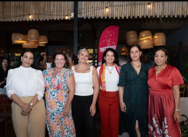 Francis Lizbeth Cruz, Michelle Bourdeau, Elena Gorodazheva, Adriana Badía, Birgitt Heinsen y  Anny Mariel Gómez.