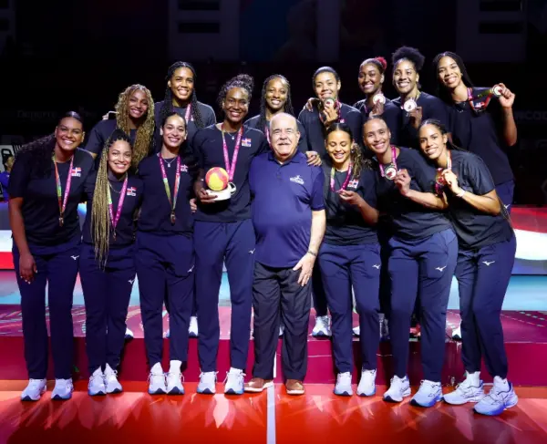 Integrantes de la selección nacional de voleibol