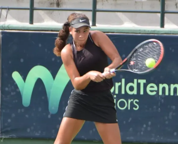 Ana Zamburek forma parte del equipo de tenis femenino.