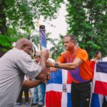 Deportistas portan antorcha en Santo Domingo Oeste