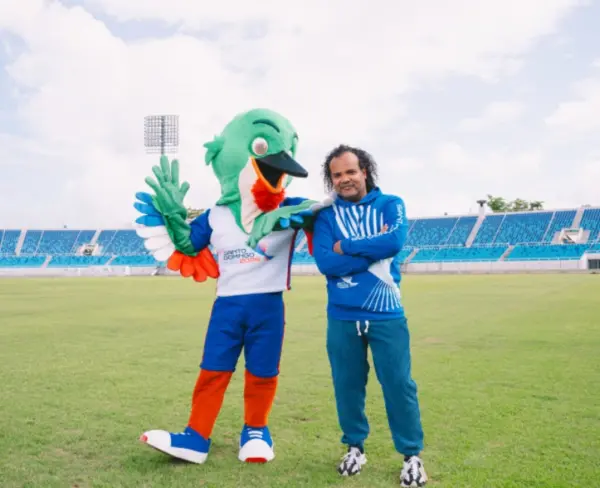 Alberto Zayas es el productor de la ceremonia  junto a Colí