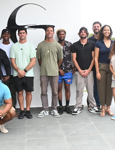Integrantes de la selección de surf que estará en los juegos