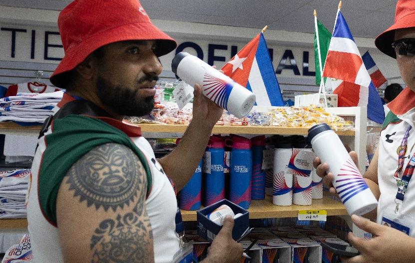 Turistas impulsan el flujo económico en tienda Juegos Centroamericanos y del Caribe