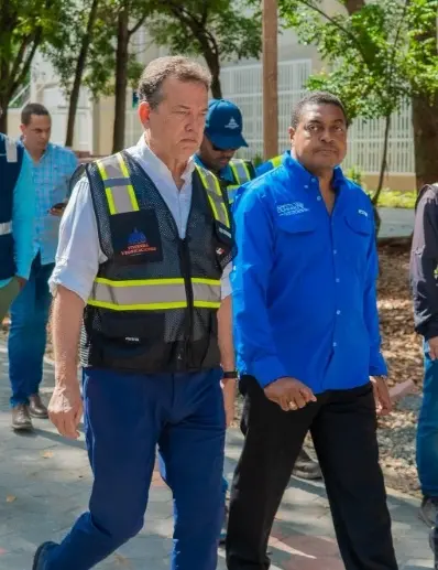 Ito  Bisonó junto a José Monegro durante recorrido