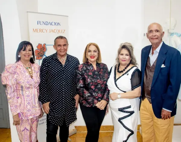 Luz Divina Escoto, Robert Flores,  Vicky Jáquez, Evangelina Reyes  Fermín y Pedro Voigth.