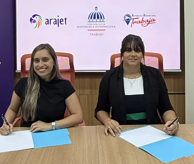 Ivanna Lajara y Milly Peralta.