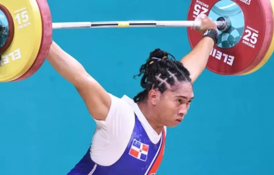 La campeona de levantamiento de pesas, Yudelina Mejía, garantizó que “va con todo”.