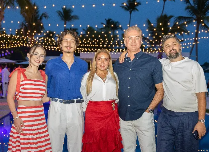 Victoria Umpierre, Christian, Loida, Jason Kycek y Sebastián Abreu.