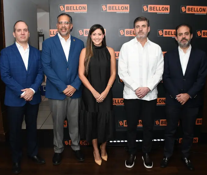 Ramón Pou, Miguel Díaz, Emily McDougall, Javier González y Carlos Iglesias.
