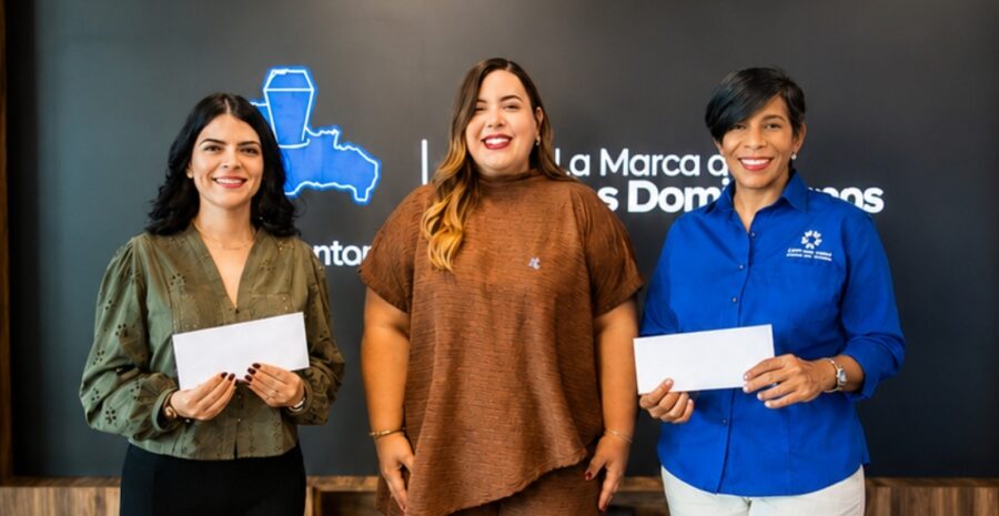 Lorena Abreu, Morelia Otazo y Odile Villavizar.