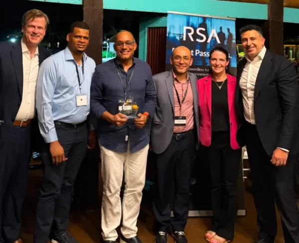 Greg Nelson, Juan Carlos, Pavel Mejía, Eduardo Altamirano, Laura Marx y Alaa Abdulnabi.