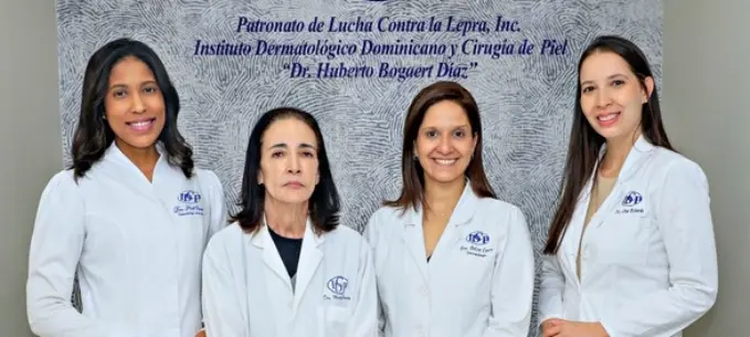 Anel Santos, Martha Miniño, Delza Canto y Lina Pichardo.