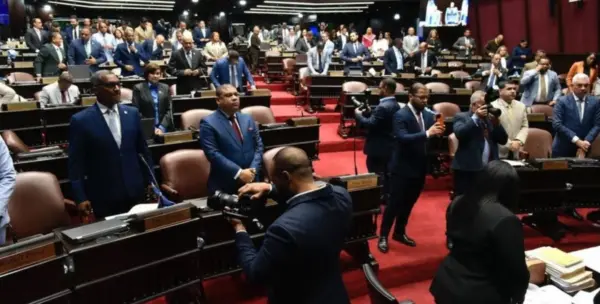 Congresistas piden acelerar su aprobación para evitar que el proyecto perima tras años de consultas y negociaciones.
