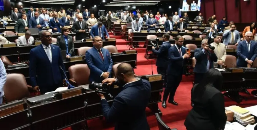 Congresistas piden acelerar su aprobación para evitar que el proyecto perima tras años de consultas y negociaciones.