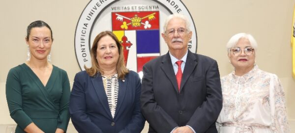 Chelsia Hetrick, Virginia Flores, Jorge Rodríguez Beruff y Mu-kien Sang Ben.