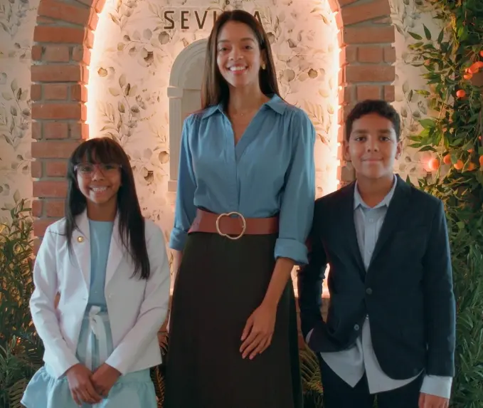 Lusbania Santos Alonzo junto a Amelia y Luis, miniempresarios.