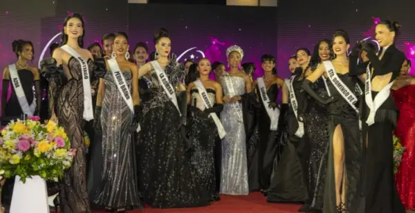 Las candidatas que participan en el certamen de belleza.
