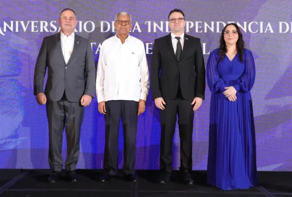 Francisco Oliverio Espaillat,  Rubén Silié,  Raslan Abu Rukun y  Diane Gavishe Abu Rukun.