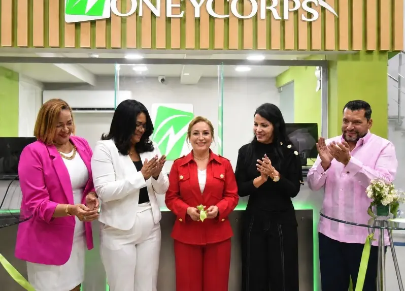 Aurelia Melo, Marivel Santiago, Ingrid Reyes del Villar, Giselle Pérez y Yoneidy Castillo.