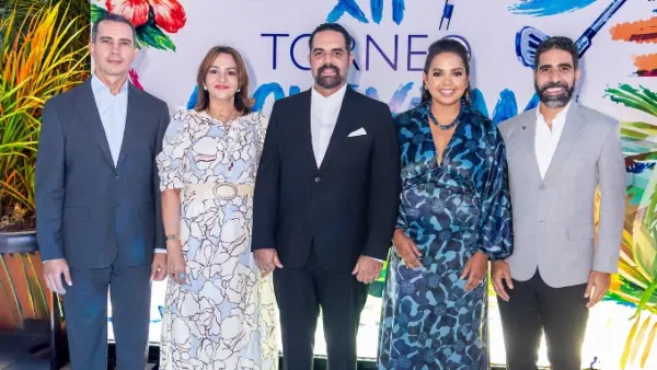 Christian del Rosario, Josefina González, Bernardo Then, Franchesca Páez y Fernando Zapeg.