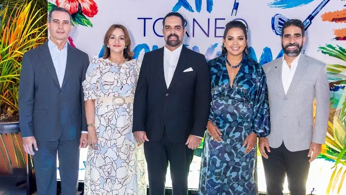 Christian del Rosario, Josefina González, Bernardo Then, Franchesca Páez y Fernando Zapeg.